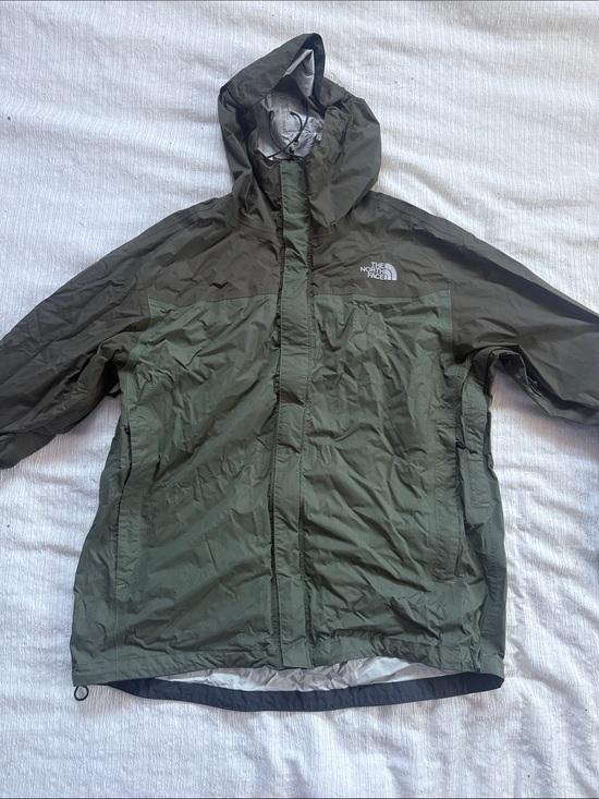 The North Face Other - The North Face Two-Tone Olive Hooded Shell Jacket